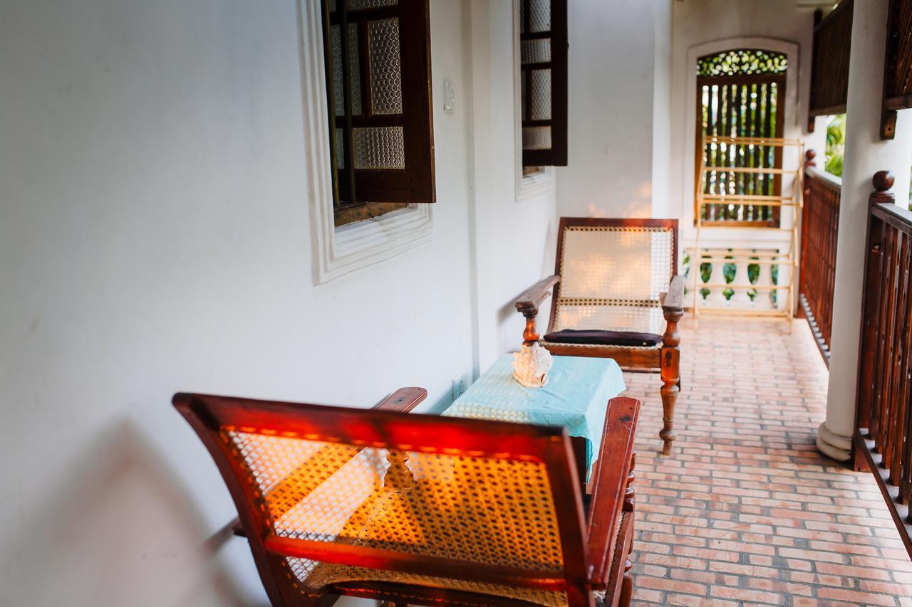 Hôtel Sunny Family à Unawatuna Extérieur photo